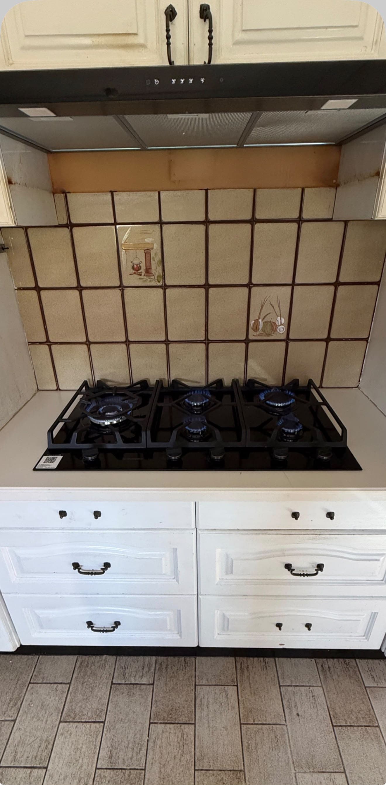Gas cooktop and burners