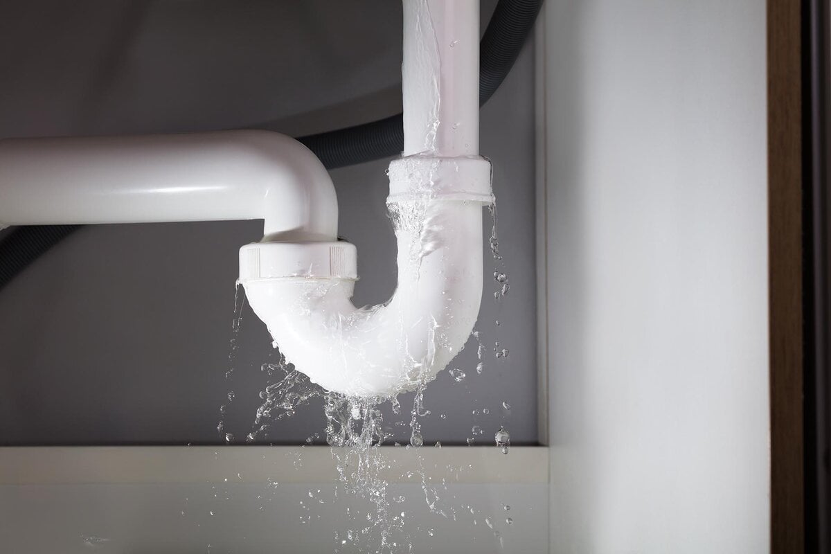 Professional Water Leaks Sydney - Licensed plumber Sydney - 24/7 service
